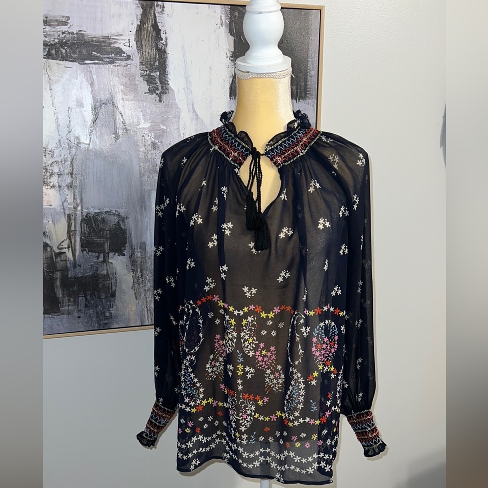 🔴Beautiful cabi Sheer top XS